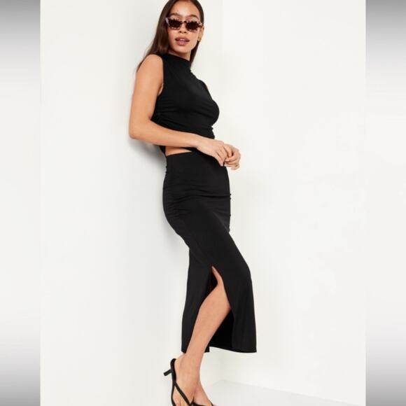 Old Navy black Ruched Maxi Skirt - Picture 6 of 12